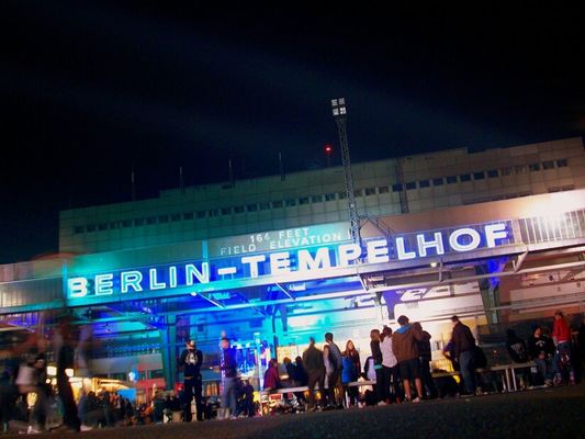 Checking in at Berlin Festival by chris