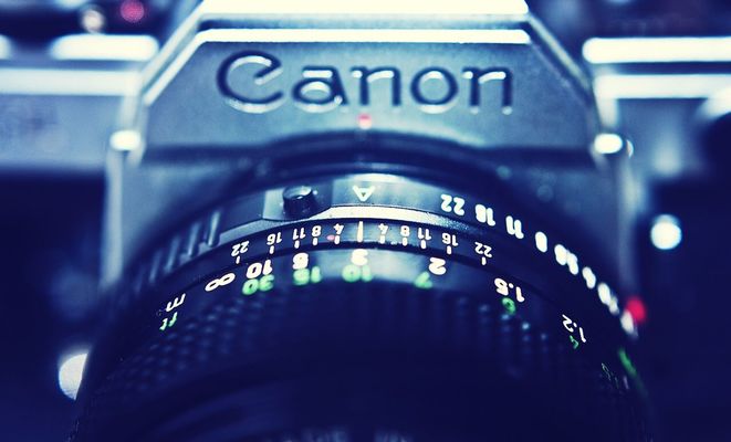 canon ae 1 by Andre Wieneke