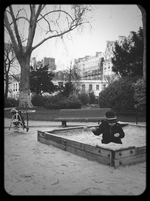 Hanging out in Paris by Kdi