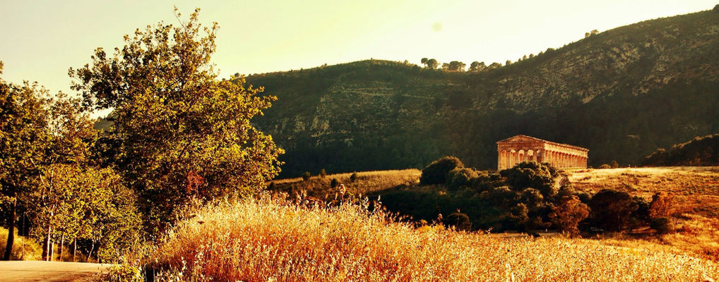Architecture at Tempio di Segesta by Stabiano