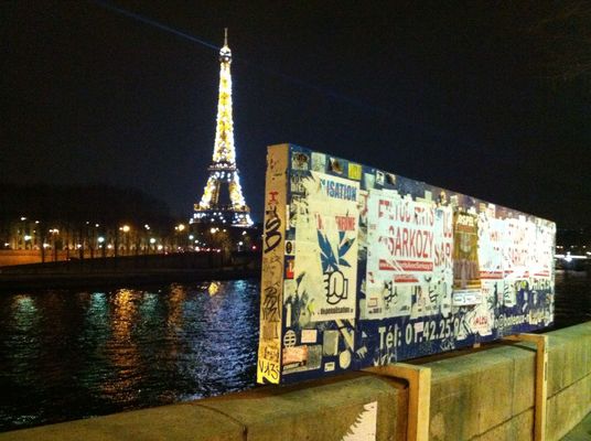 election day at Pont de l'Alma by Simon Jb