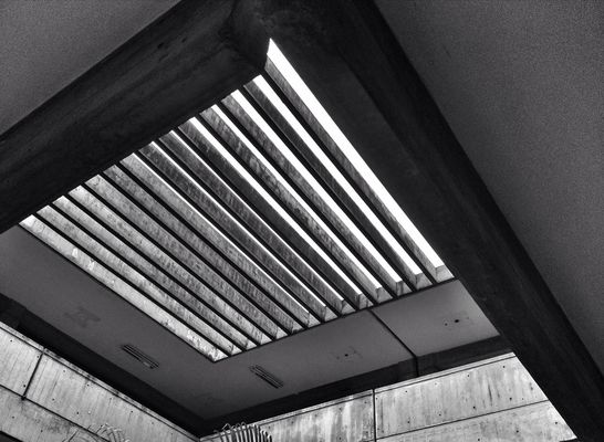 streaks on the roof at UPEL IPB by Dedwison Alvarez