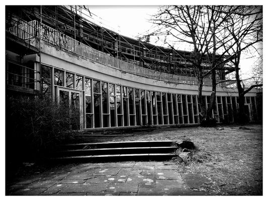 blackandwhite at Alfred-Brehm-Haus by quitzi