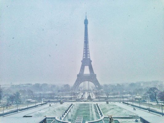 Tour Eiffel at Parvis du Trocadéro by Gldrk