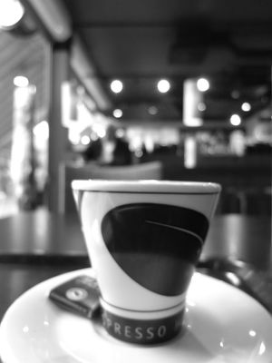 blackandwhite at Espresso House - Resecentrum by Rune Alnervik