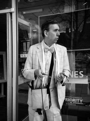 streetphotography in Leeds by Graham Preston