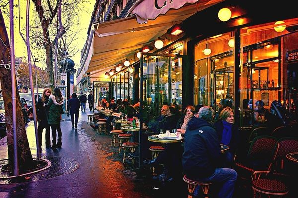 streetphotography at cafe de flore by Ceyl