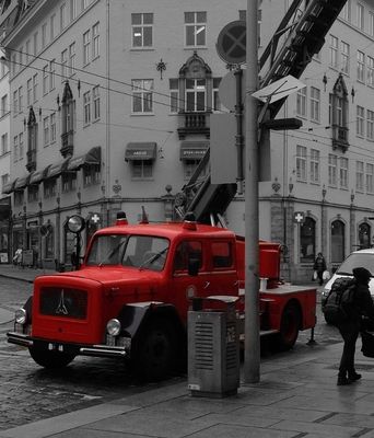 Old fire truck in Bergen by Veronica
