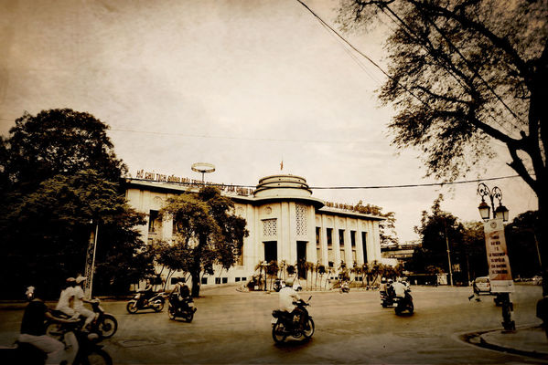 Walking around in Hanoi by Heru Dwi Soesilo