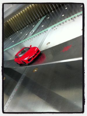 Public Transportation at 野江駅 (Noe Sta.) by Keisuke Harada