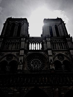 mBC at Cathédrale Notre-Dame de Paris by miqua