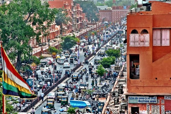 Hanging out at Hawa Mahal |  हवा महल | Palace of Winds | Palace of the Breeze | 風の宮殿 by MIKO