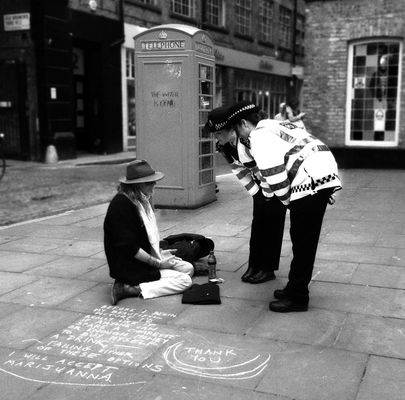 blackandwhite at Covent Garden by @eyephonographer (IG)