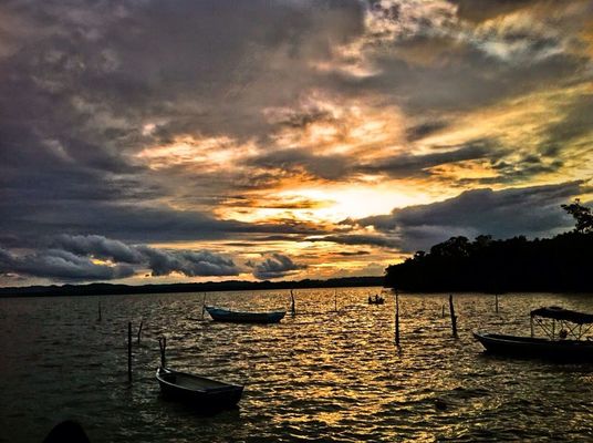 sunset by Aditya Pratama Erlangga