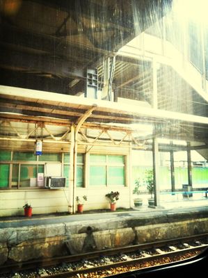 No seat....... :( at 臺鐵高雄車站 TRA Kaohsiung Station by Amy Yu