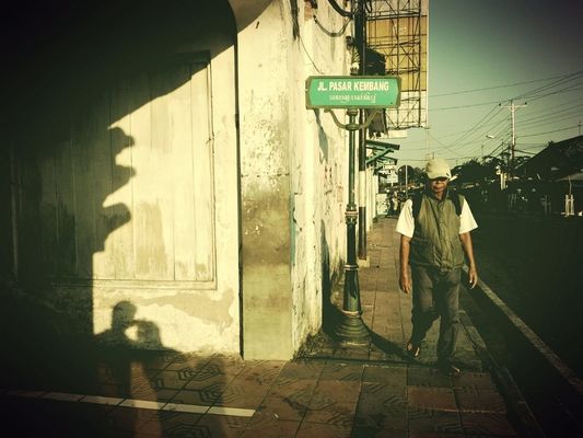 streetphotography at Stasiun Tugu Yogyakarta by abcdebes
