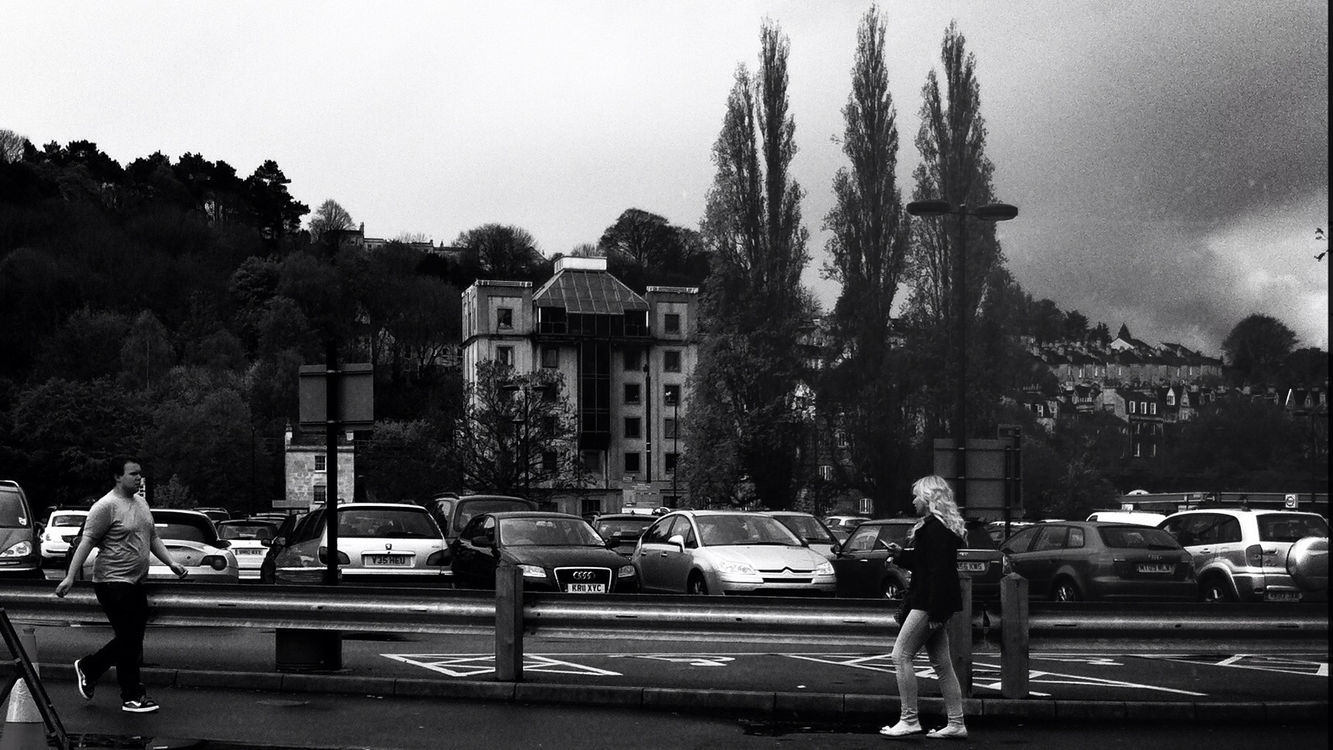 streetphoto_bw in Bath by msiagirl