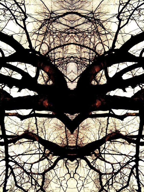 i see faces by Ami Abdullaeva