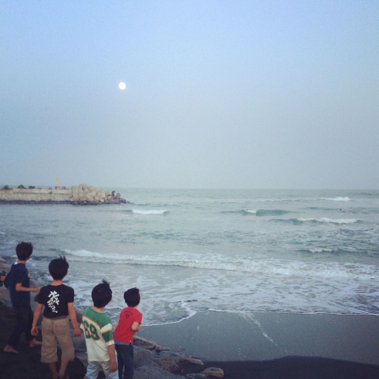 Moon at 一宮海岸 by hide02jet
