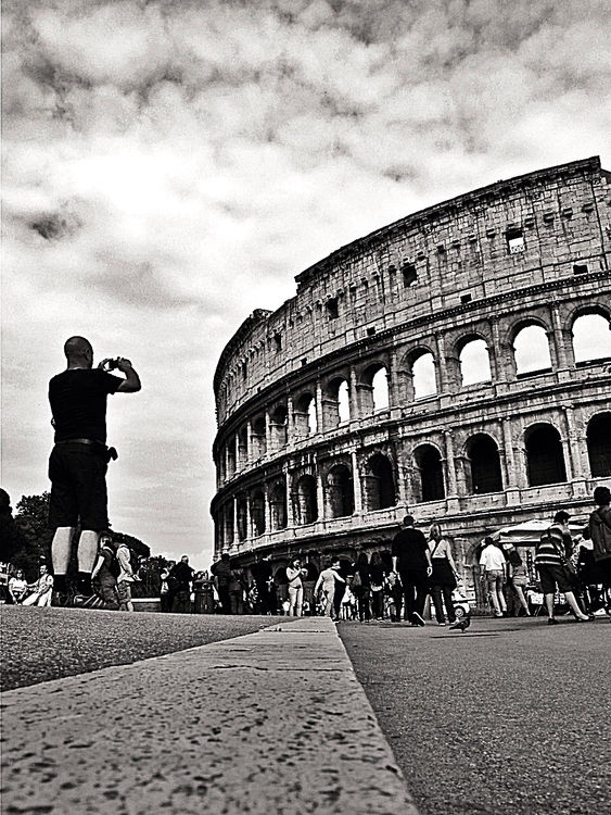 blackandwhite at Roma by Oscar_b