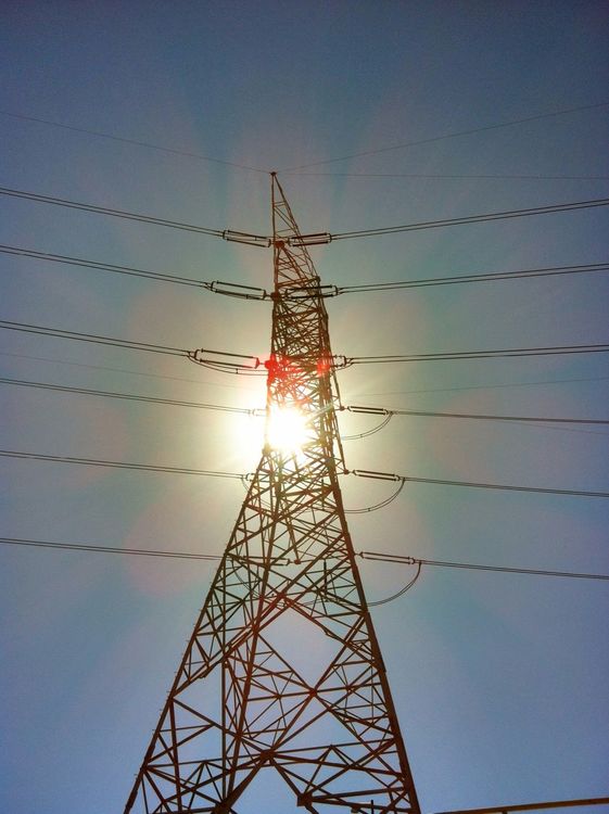 Power Lines at CFE Construccion by lobobobo