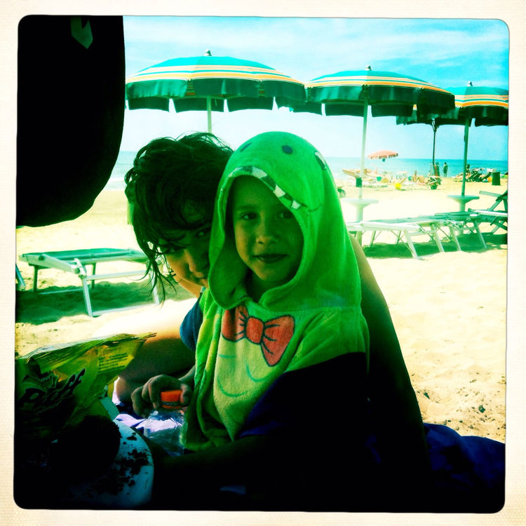 Family at Mare Anzio by Paola Bianconi