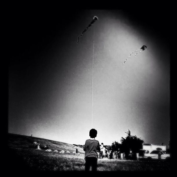 flying a kite in Berkeley by José Rodríguez