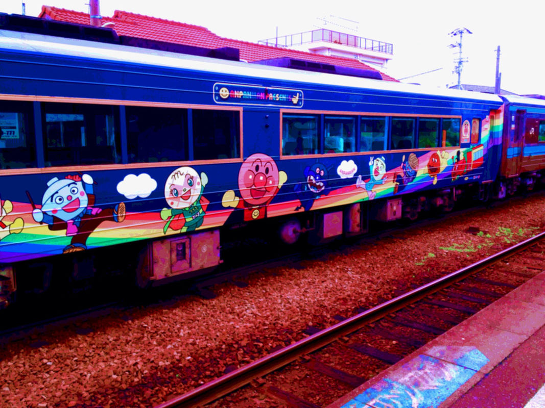 train at JR 府中駅 by Toshihiko Kuki