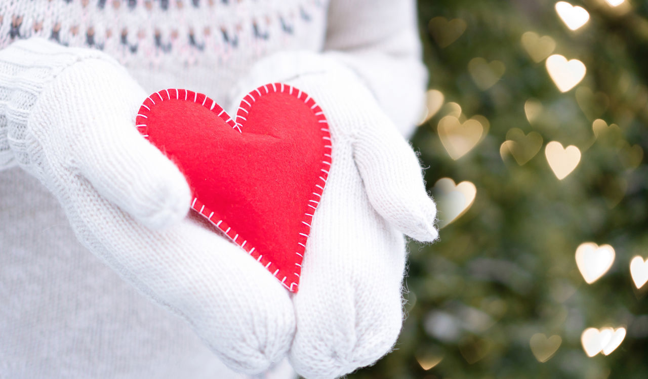 CLOSE-UP OF CHRISTMAS DECORATION