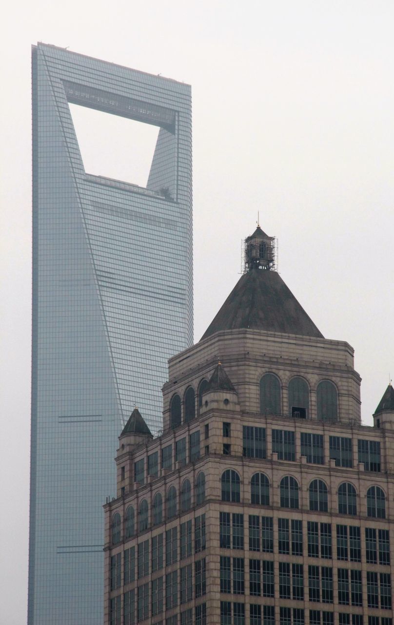 LOW ANGLE VIEW OF SKYSCRAPER