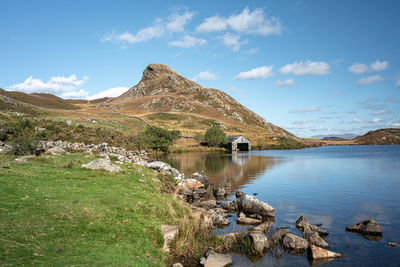 Pared y cefn-hir mountain, and cregennan lake in the snowdonia national park, dolgellau, wales, uk.