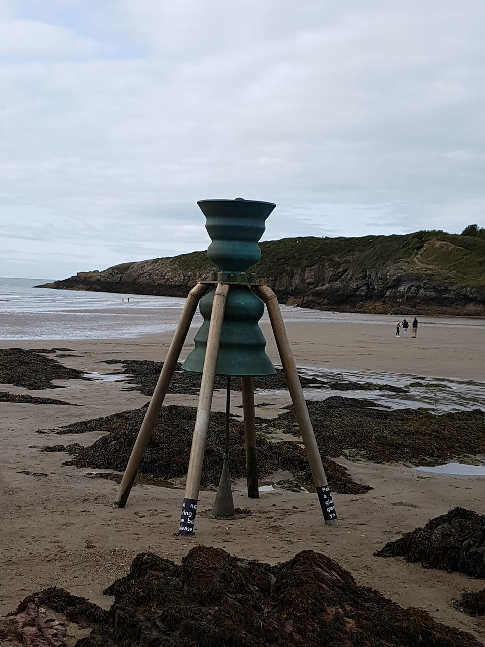 LIFEGUARD CHAIR ON BEACH