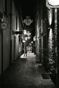 alley