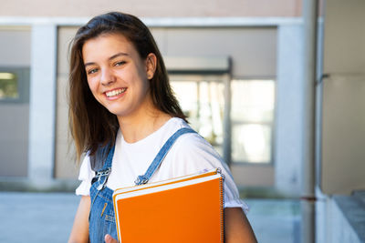 Portrait of a smiling young woman