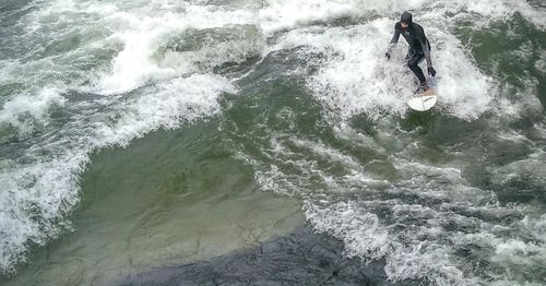 Waves splashing in water