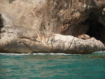 Scenic view of rocks in sea