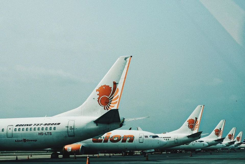 VIEW OF AIRPLANE FLYING IN SKY