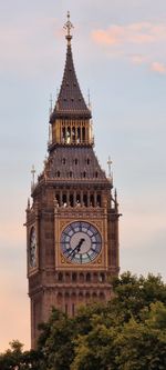 Big ben at dusk