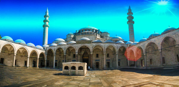 Sulemaniya mosque inside main compound 