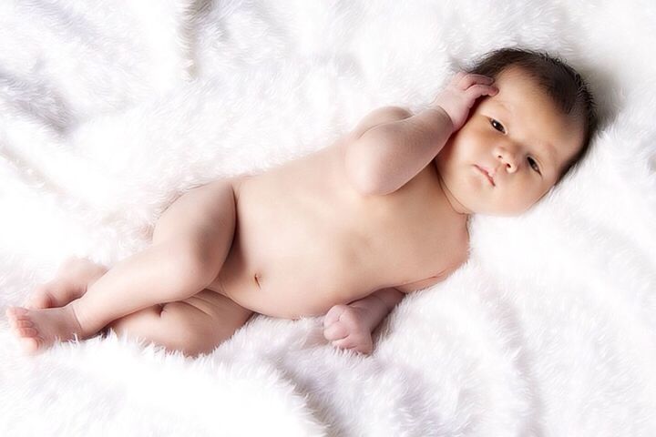 relaxation, sleeping, lying down, bed, indoors, resting, baby, togetherness, lifestyles, eyes closed, person, innocence, childhood, bonding, cute, leisure activity, babyhood, lying on back