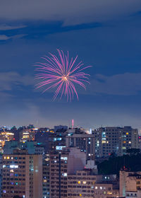 Images with new year's, réveillon, fireworks exploding in the sky in niterói, rio de janeiro, brazil