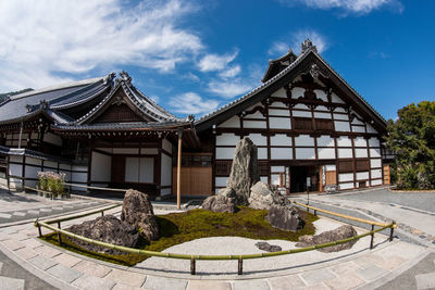 Exterior of tenryu-ji against sky in city