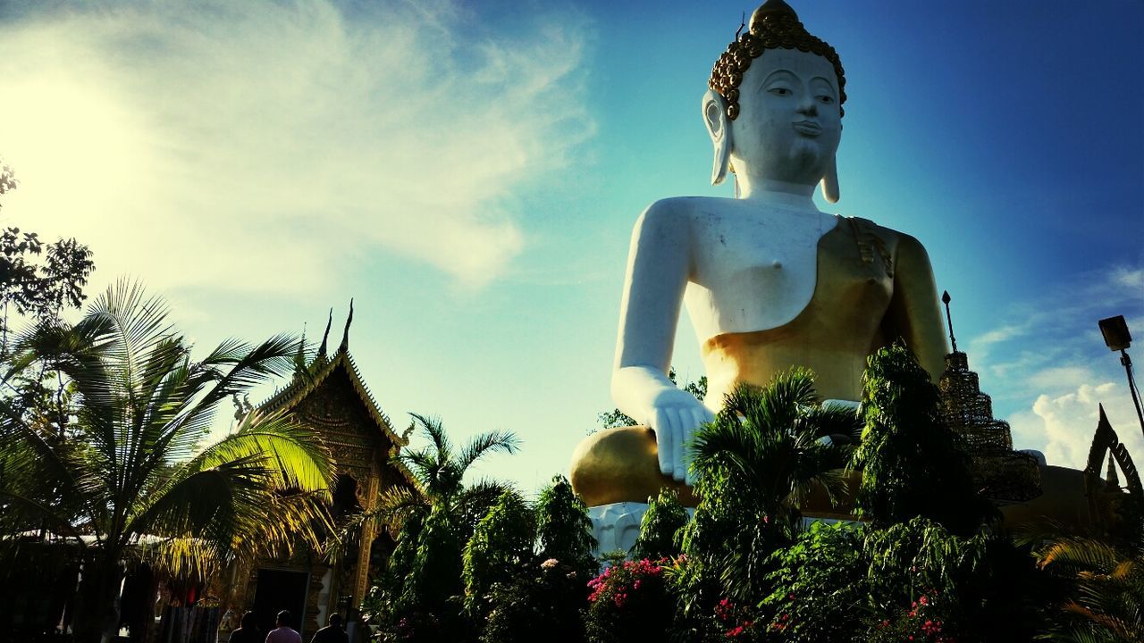 วัดพระธาตุดอยคำ (วัดสุวรรณบรรพต) Wat Phra That Doi Kham