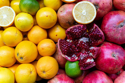 Pomegranates and oranges ready for juicing on the streets of istanbul