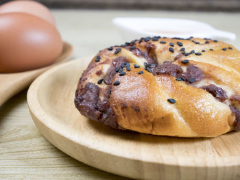 Close-up of bread in plate on table