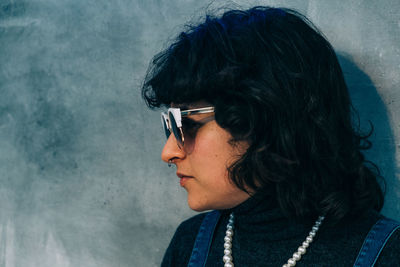 Side portrait of woman with vintage style and copy space