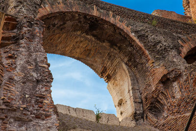 Detail of the walls of the famous colosseum in rome