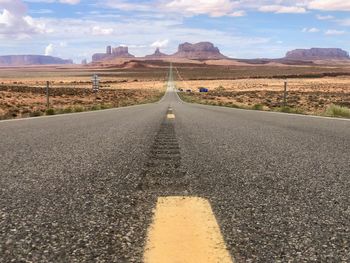 Scenic view of monument valley against sky, forrest gump point