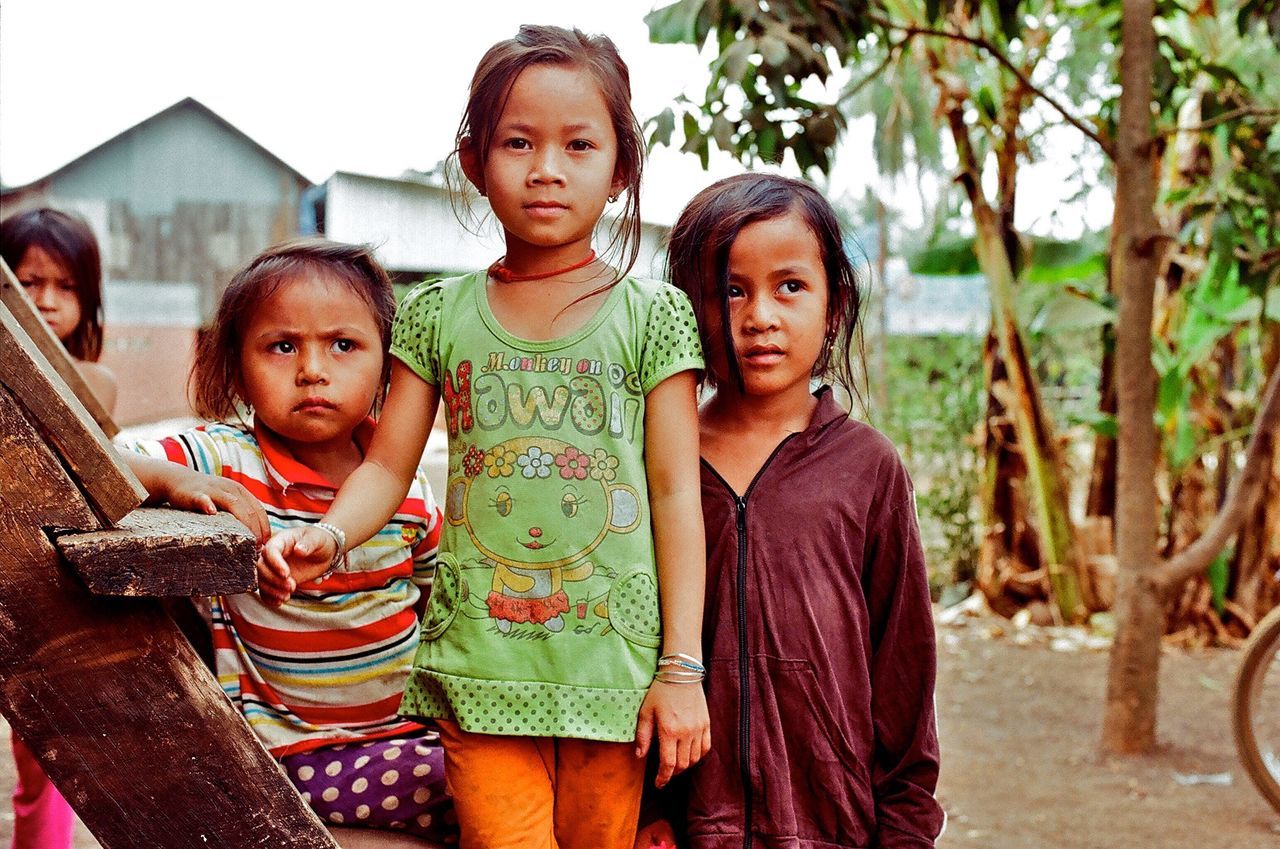 togetherness, bonding, smiling, person, love, happiness, lifestyles, looking at camera, portrait, leisure activity, casual clothing, front view, childhood, friendship, toothy smile, family, girls, sibling