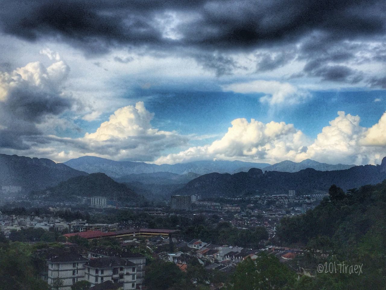 SCENIC VIEW OF DRAMATIC SKY OVER AGRICULTURAL FIELD